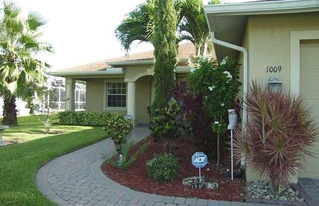 1009 SW 33rd Terrace