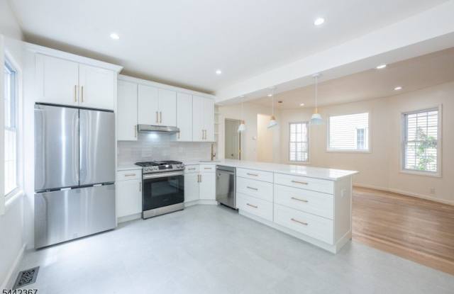 231 Waverly Pl