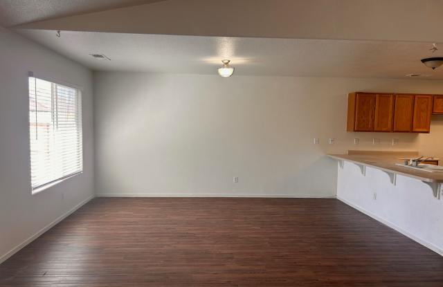 Great home for rent in Tulare!