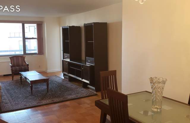 70-25 Yellowstone Boulevard