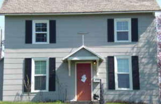 3 Bedroom, 1 Bathroom Home in Sunnyland! PRELEASE NOW!