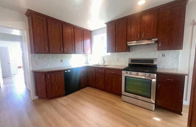 Newly Remodeled 3BD House with Porch, Shed, Garage, Front and Back Yards