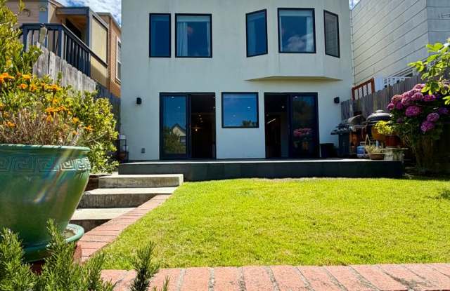 Stunning Designer-Renovated 4BR/3BA Single-Family Home in Outer Sunset, Just Blocks from Ocean Beach, Next to Golden Gate Park
