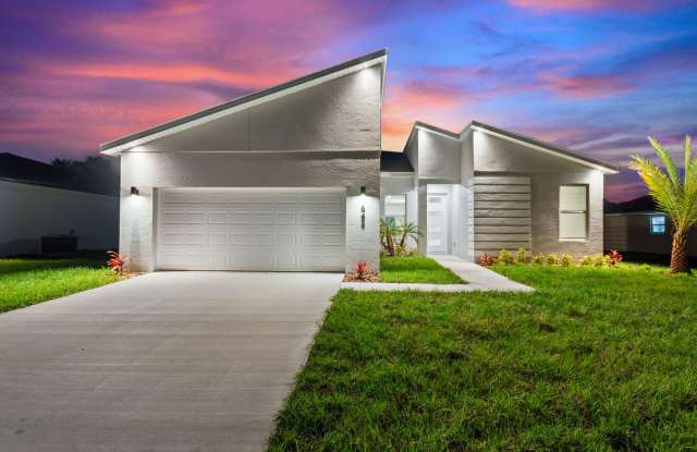 Newly Built Home! Modern, energy efficient home with ALL of the upgrades! photos photos