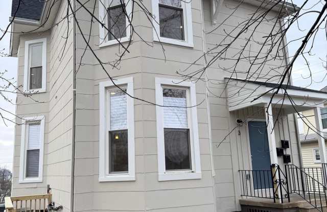 3 E OVERLEA Avenue