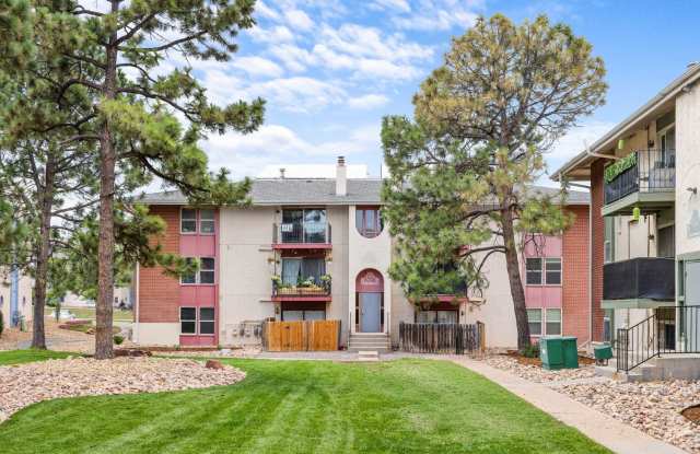 LOVELY spacious 2 bed/2 bath Westminster condo
