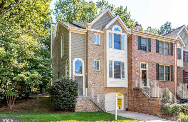 11401 HERITAGE OAK COURT