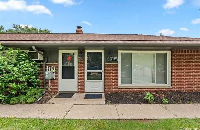 4127 Kent Rd