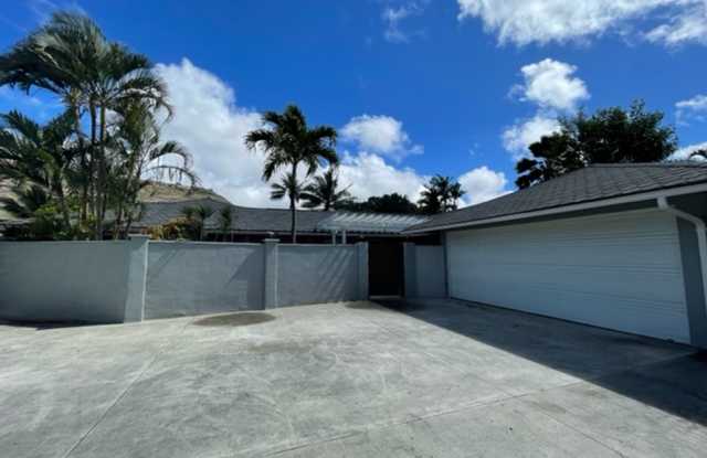 Photo of 3 Bedroom, 2 Bathroom, with 2 Car Garage