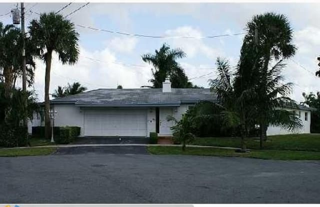 5740 SW 17th Ct - 5740 SW 17 St, Plantation, FL 33317