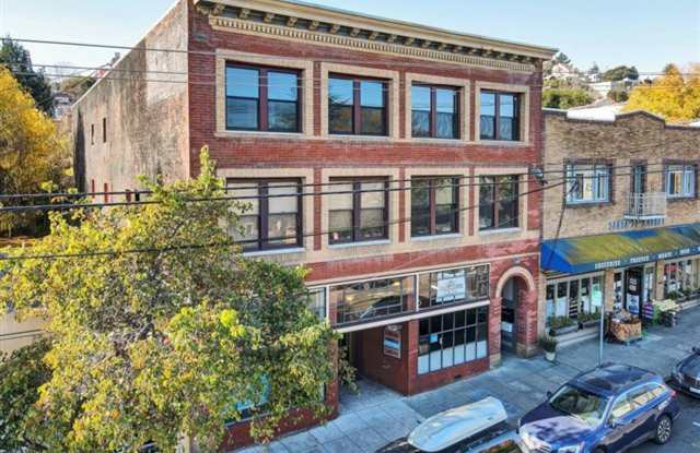 Photo of 1 Bed 1 Bath in Historical Building