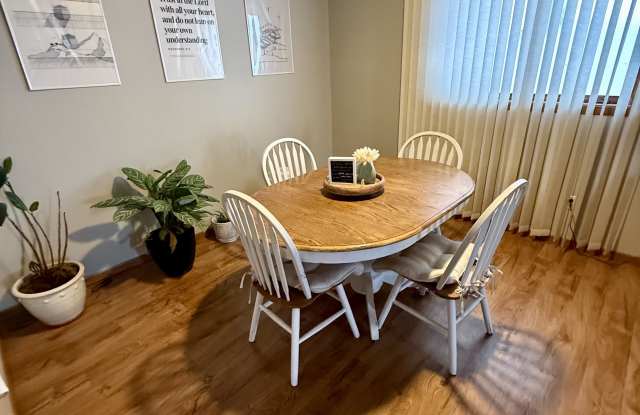 162 Tower Road South - 162