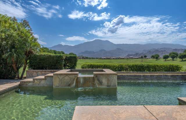 55493 Southern Hills