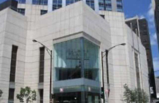 Photo of 512 N McClurg Court