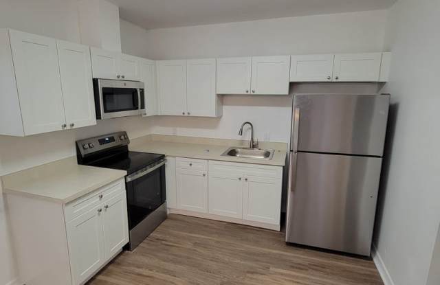 1 BEDROOM 1 BATH SUITE - MOVE IN SPECIAL 1/2 OFF THE FIRST MONTH'S RENT!