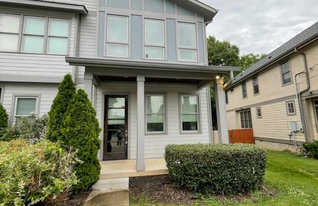 821 Knox Ave