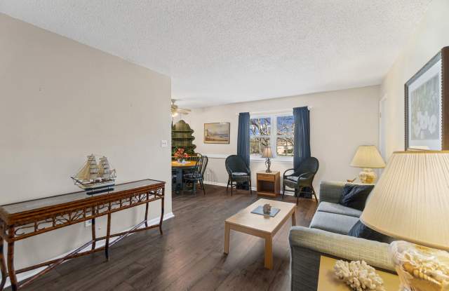 901 Leisure Square - n/a