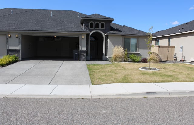 2473 Bramasole Dr. - 2473 Bramasole Drive, Richland, WA 99354