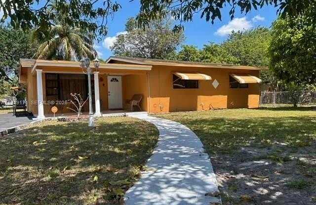 Photo of 1536 NW 15th Ave