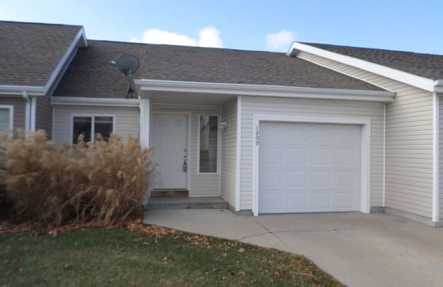 1209 Newfoundland - 1209 Newfoundland Drive, Manhattan, KS 66503