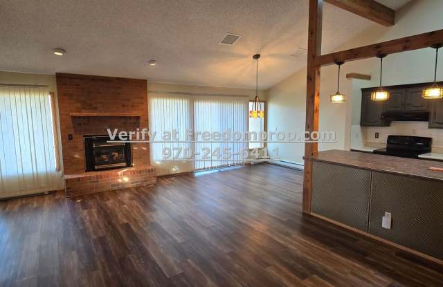 Updated 2 bedroom 2 bath Townhouse in central Grand Junction