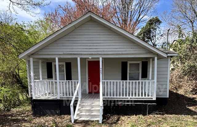 Photo of 405 S Oak St