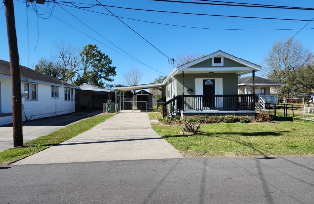 430 Avenue K - 430 Avenue K, Marrero, LA 70072