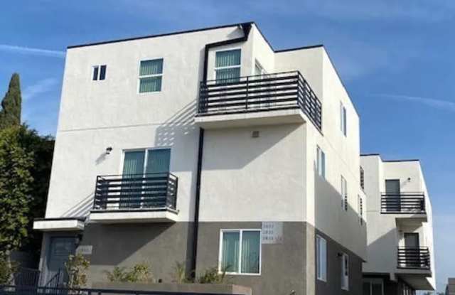 2855 1/2 Cincinnati Room 3