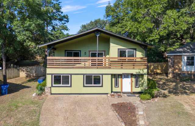 5 Random Oaks Cove