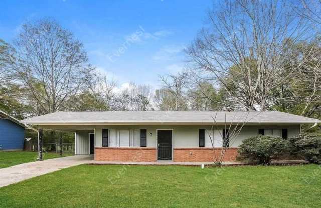 1014 Woodville Dr