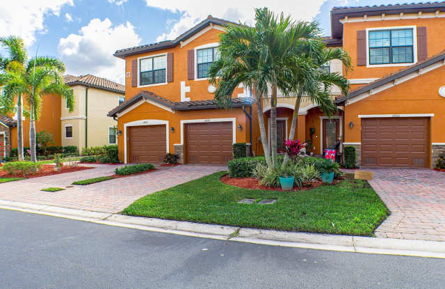 Beautiful Two story townhome 3-bedroom, 2.5-bathroom in south Fort Myers