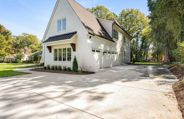 1511 Cavendish Court