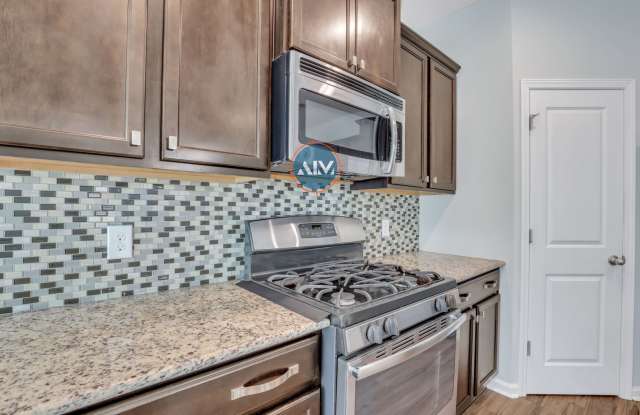 Upgraded 4BR in Heritage at New Riverside – Fenced Yard, Island Kitchen - Available July 15