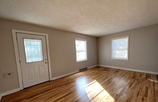 COMING SOON!! Midtown 3Bed 2Bath 1 Car Garage $1,800