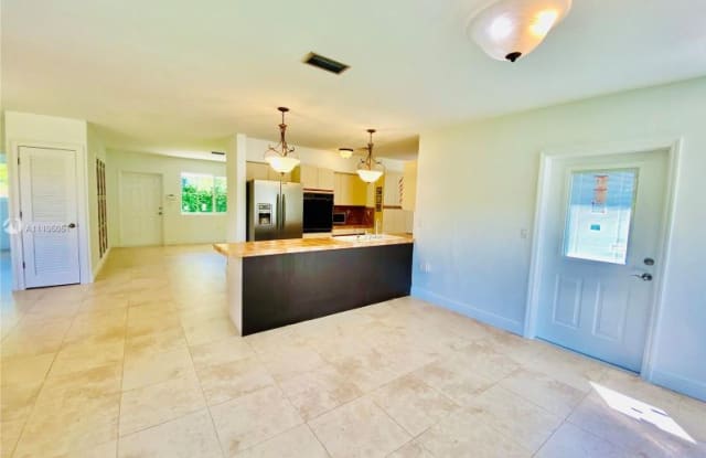 12500 SW 81st Ave - 12500 SW 81st Ave, Pinecrest, FL 33156