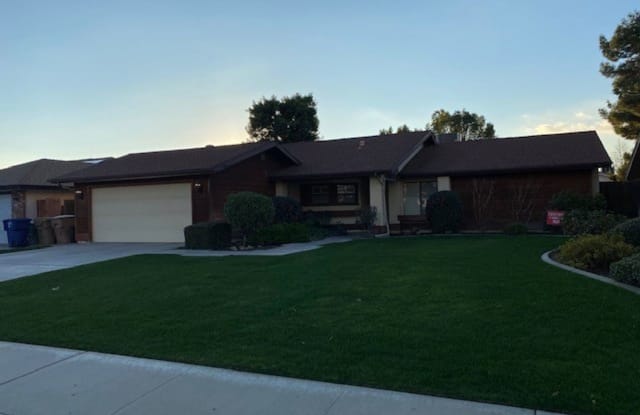 3011 VICTORIA WAY - 3011 Victoria Way, Bakersfield, CA 93309