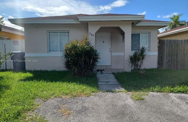 934 SW 8th Pl