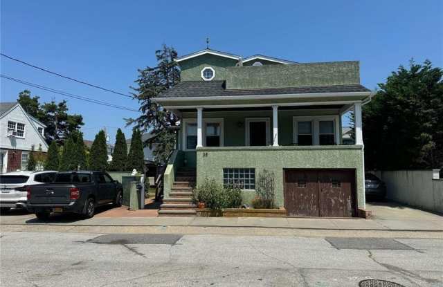 38 Clayton Avenue