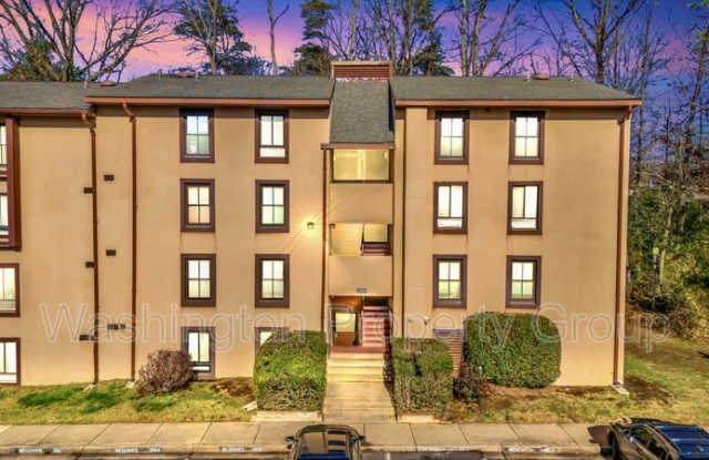 Photo of 2200 Castle Rock Sq Apt 32