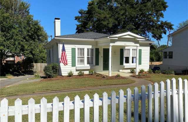 324 Kennesaw Avenue NW
