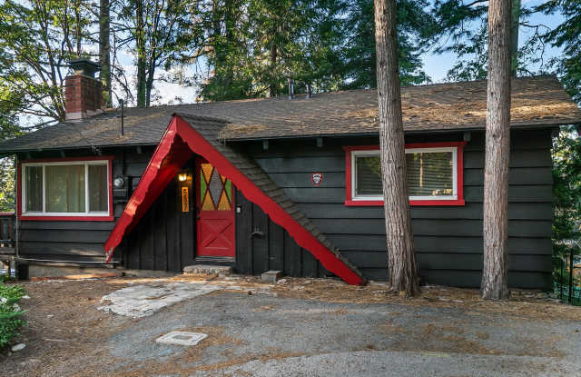 587 Arrowhead Villa Rd