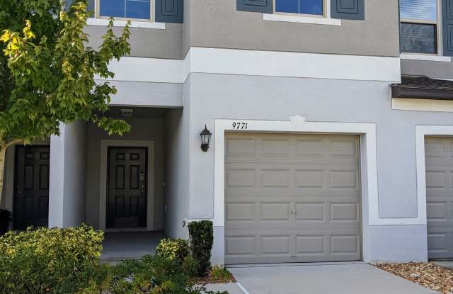 9771 Pembrooke Pines Dr