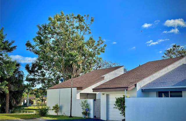 8541 Franjo Rd