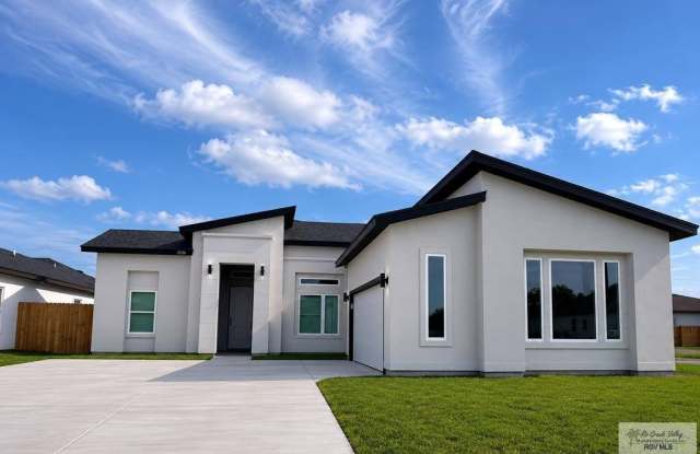 3730 Avenida Residencial