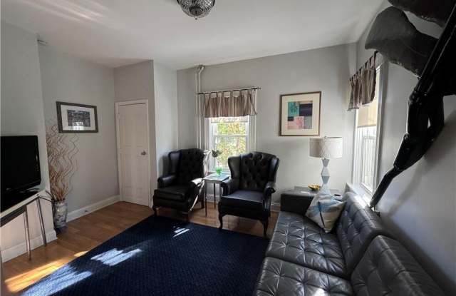 35 Brewer Street unit: 1