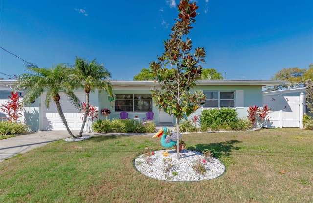 562 BAYWOOD DRIVE N
