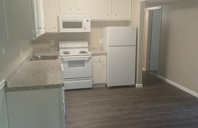 2080 W La Loma Drive