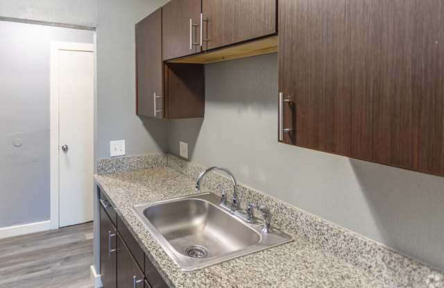 1942 Kentucky Ave - 2