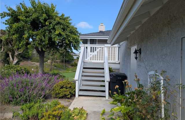 33626 Walkabout Lane