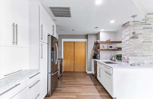 196 S Grant Avenue unit: 307